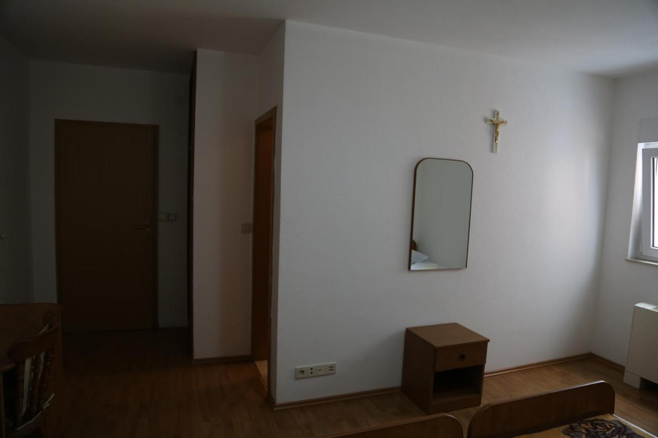 Pansion Devotions Hotel เมจูโกเรีย ภายนอก รูปภาพ