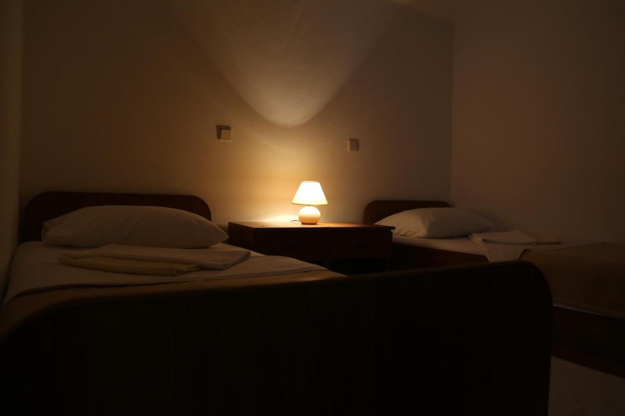 Pansion Devotions Hotel เมจูโกเรีย ภายนอก รูปภาพ