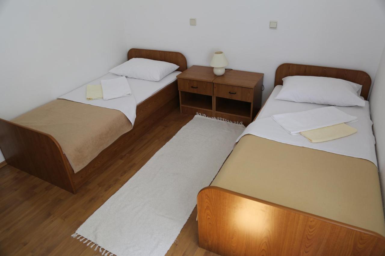 Pansion Devotions Hotel เมจูโกเรีย ภายนอก รูปภาพ