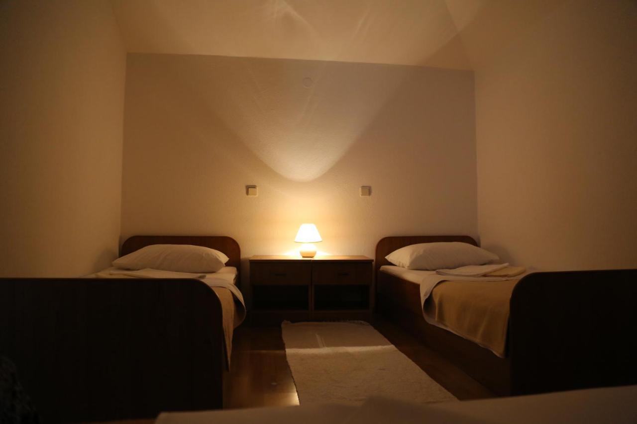 Pansion Devotions Hotel เมจูโกเรีย ภายนอก รูปภาพ